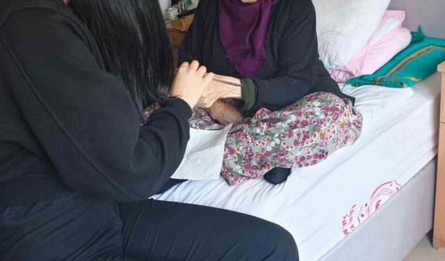 Huzurevi sakinlerine güzellik ve kişisel bakım desteği