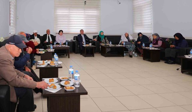 Huzurevi sakinlerinin 'Yaşlılar Günü' kutlandı