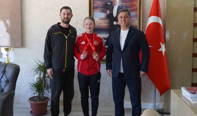 İl Müdürü Öztürk'ten Avrupa Şampiyonu Nurbade Büber'e ödül
