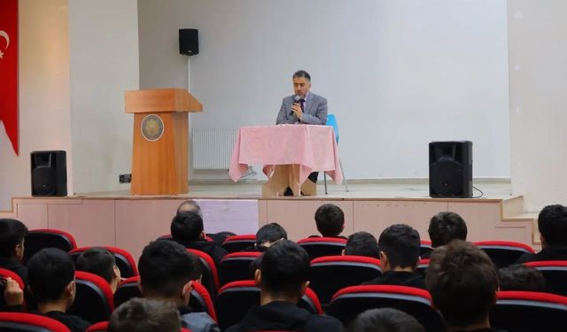 İl Müftüsü Bektaş imam hatipli öğrencilerle bir araya geldi