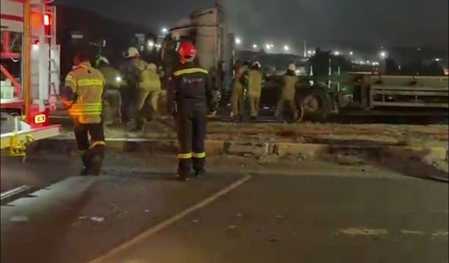 İzmir'de tırın kupa kısmında çıkan yangın söndürüldü