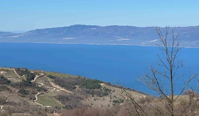 İznik Gölü ve Uludağ manzaralı köy İstanbul ve Ankaralıların radarında
