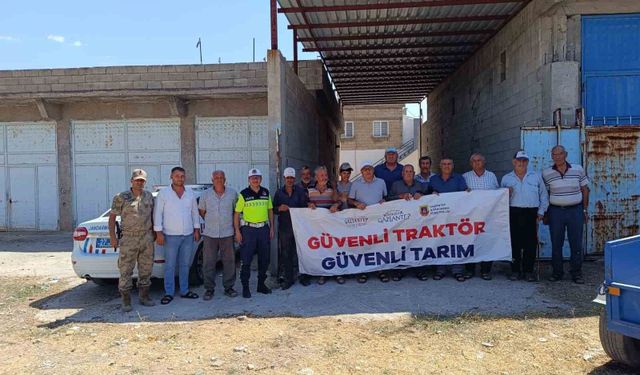 Jandarmadan 361 traktör sürücüsüne 'güvenli tarım, güvenli trafik' eğitimi