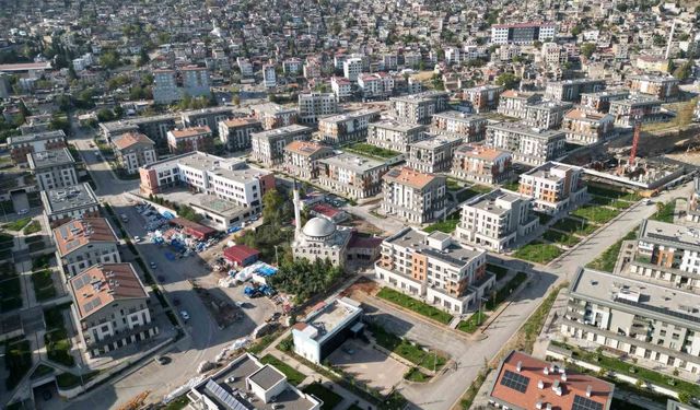 Kahramanmaraş'ta deprem izleri yerini yeni yapılara bıraktı