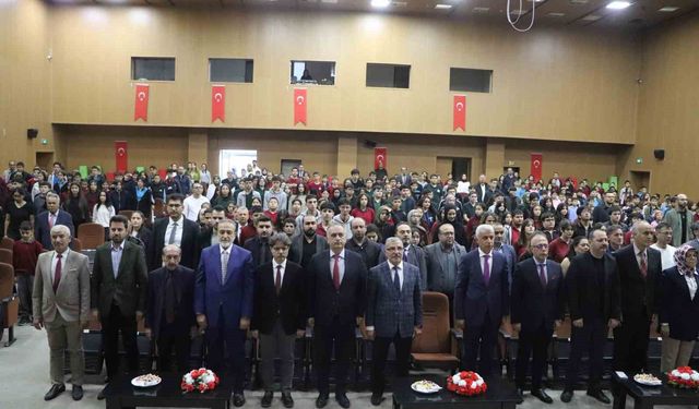 Karaman'da 'Keşfetmenin Neşeli Yolculuğu-3' Bilim Şenliği başladı