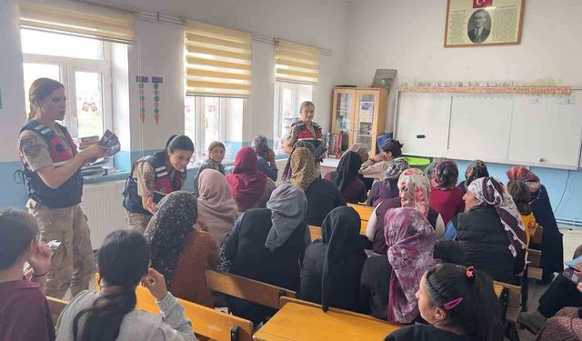 Kars'ta 152 vatandaşa KADES ve 6284 sayılı Kanun anlatıldı