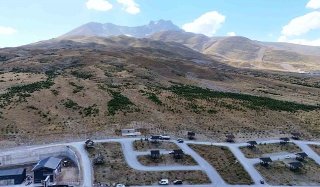 Kayseri Büyükşehir'den Erciyes'in eteklerinde yeşil seferberlik