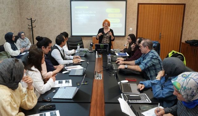 KBÜ'de araştırmacılar için veri analizi eğitimi düzenlendi