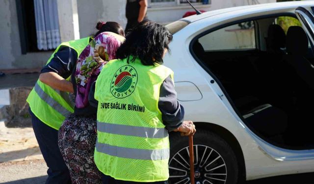 Kepez'de yatağa bağımlı yaşlı kadına destek eli uzatıldı
