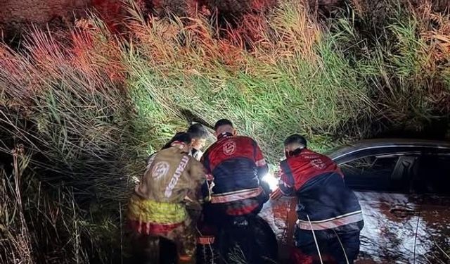 Kırıkhan'da tarlaya uçan otomobilin sürücüsü yaralandı