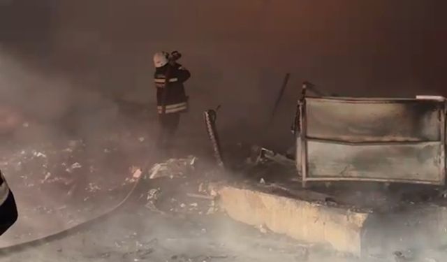 Kırklareli'de ilaç fabrikasında çıkan yangın uzun uğraşlar sonucu söndürüldü