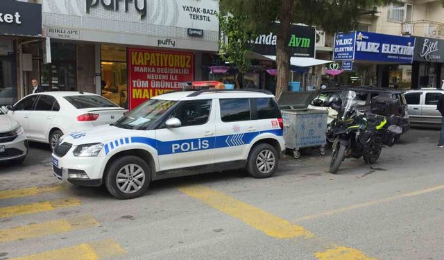 Kız arkadaşını kafasından vurdu