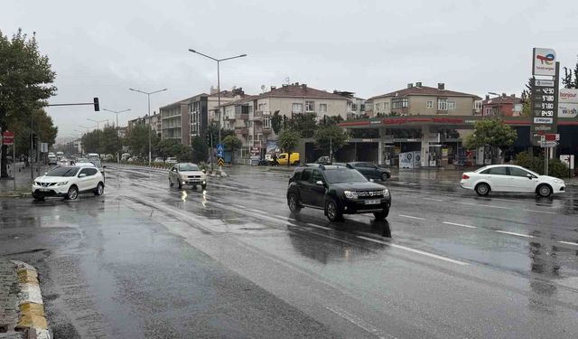 Lüleburgaz'da sağanak yağış etkili oldu