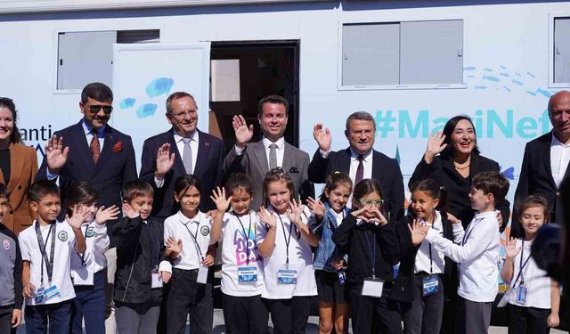 Mavi Nefes Ayvalık'ta çocuklarla geleceğe yol alıyor