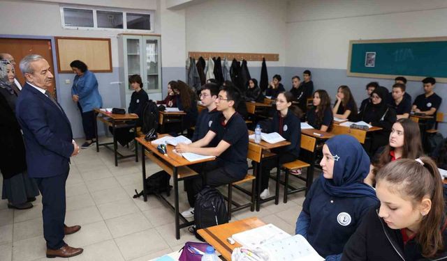 Milli Eğitim Müdürü Akbaş okullarda incelemede bulundu