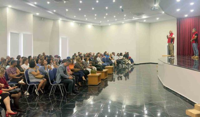 Muğla'da öğretmenlere terörle mücadele bilgilendirmesi