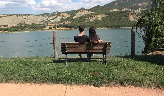 Munzur, sonbaharla birlikte sessizliğe büründü