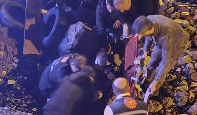 Muş'ta açık bırakılan kazı alanına düşen yaşlı adam yaralandı