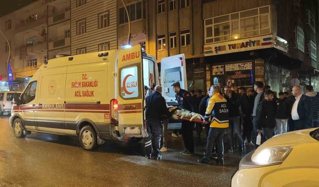 Muş'ta otomobil ile motosiklet çarpıştı: 2 yaralı