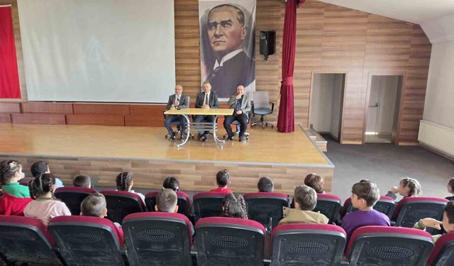 Nazilli'de İlçe Milli Eğitim Müdürü Güner, öğrencileri dinledi