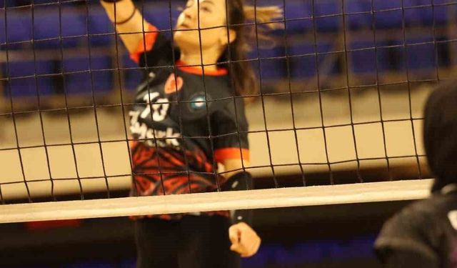 Niğde'de kadınlar voleybol turnuvasının şampiyon belli oldu