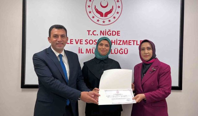 Niğde'de Türk İşaret Dili Kursunu tamamlayanlara sertifikaları verildi