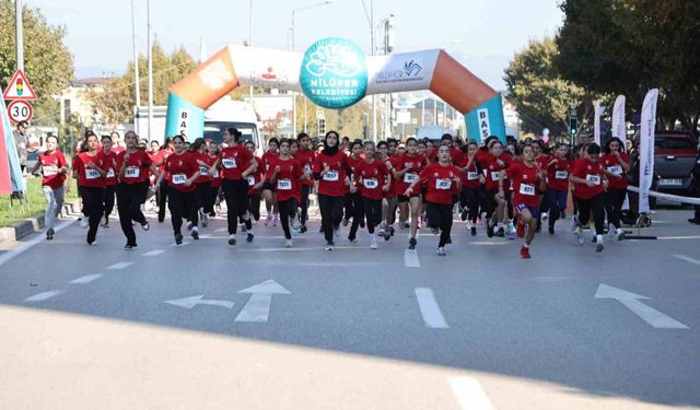 Nilüfer'de bin 749 öğrenci Cumhuriyet için koştu