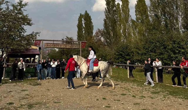 Öğrenciler çiftlikte bağımlılığa karşı bilinçlendirildi