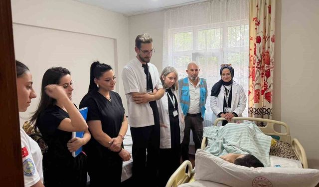 Öğrenciler evde bakım hizmetlerine destek veriyor