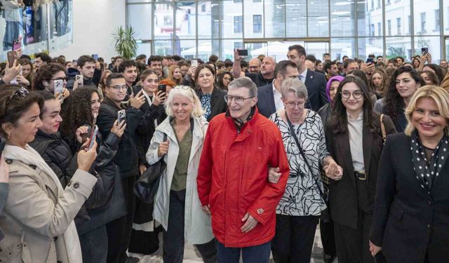 Öğrencilerle buluşan Prof. Dr. Aziz Sancar'dan gülümseten öneri