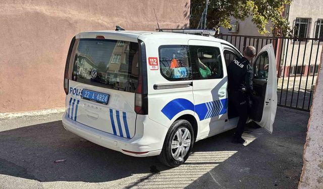 Okula silah getiren öğrenci yakalandı