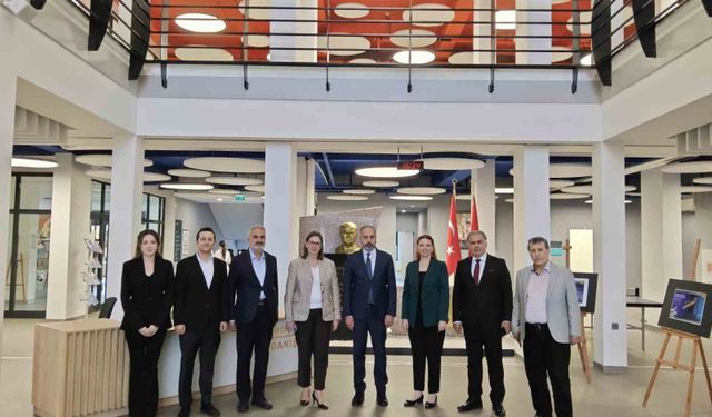 Rektör Şevli, Özel Eren Fen ve Teknoloji Lisesini ziyaret etti