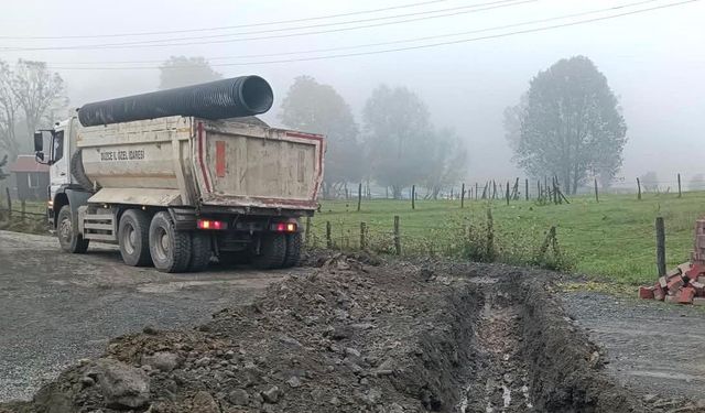 Saçmalıpınar köyünde yol altyapısı güçlendirildi