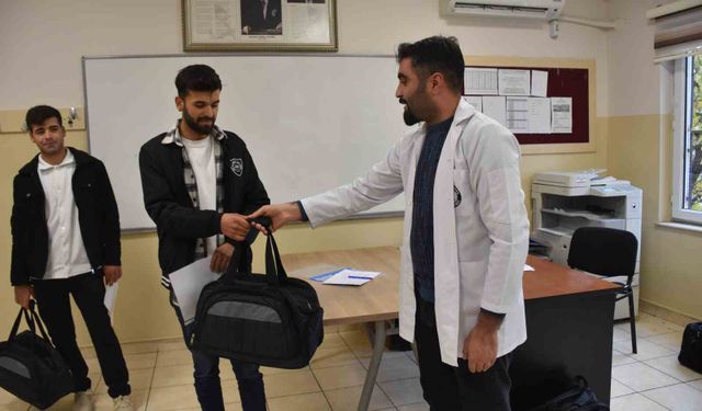 Şahinbey Belediyesi'nden 101 bin Mehmetçiğe asker çantası