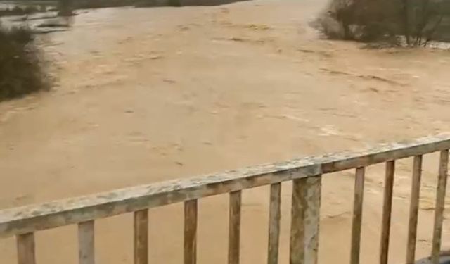 Sakarya'da 'turuncu kodlu' uyarının ardından sağanak vurdu: Tarım arazileri sular altında