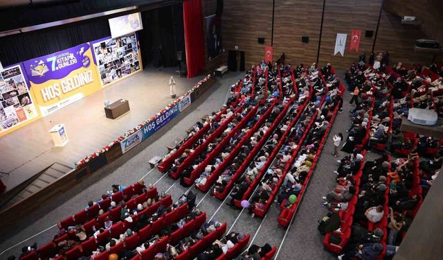 Saliha Erdim, Çayırova'da aile ve manevi değerleri anlattı