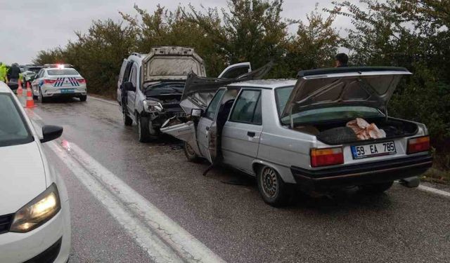 Şarköy'de iki araç çarpıştı: 7 yaralı