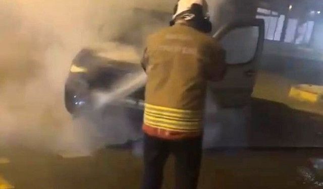 Seyir halindeki Doblo yandı