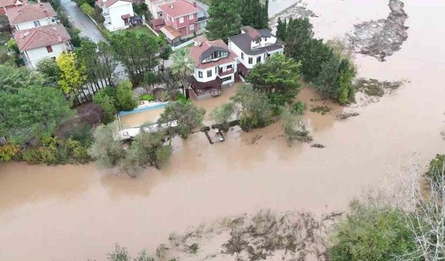 Şile'de göle dönen yollar havadan görüntülendi