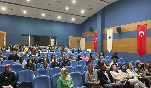 Sinop'ta gençler sağlıklı ilişkiler konusunda bilinçlendirildi