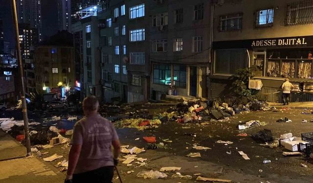 Şişli'de pazarcının panelvanı tezgahlara çarparak apartman boşluğuna düştü