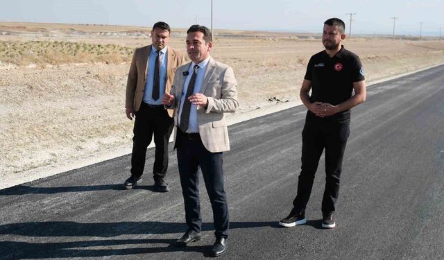 Sivrihisar-Çeltik bağlantı yolunda asfalt çalışmaları devam ediyor