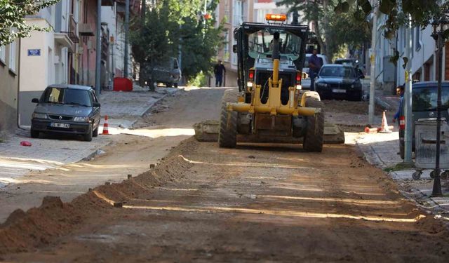 Söğüt'te üstyapı çalışmaları etap etap ilerliyor