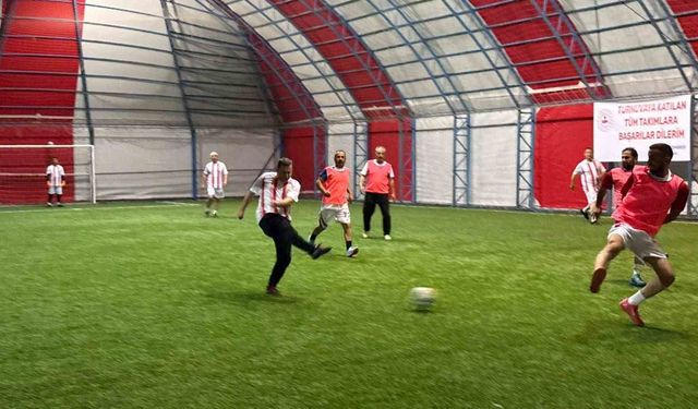 Tatvan'da kurumlar arası futbol turnuvası başladı