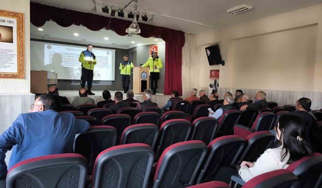 Tomarza'da taşımalı eğitim servis şoförlerine öğrenci güvenliği eğitimi