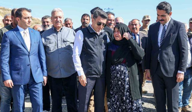 Tunceli'de huzurun yolu sıcak asfaltla döşeniyor