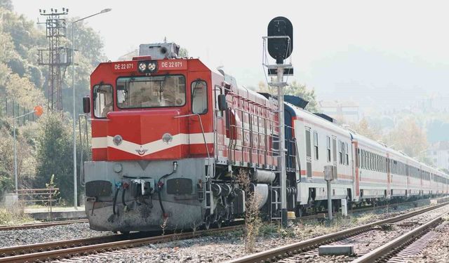 Turistik Karaelmas Ekspresi yolcuları Yenice'de
