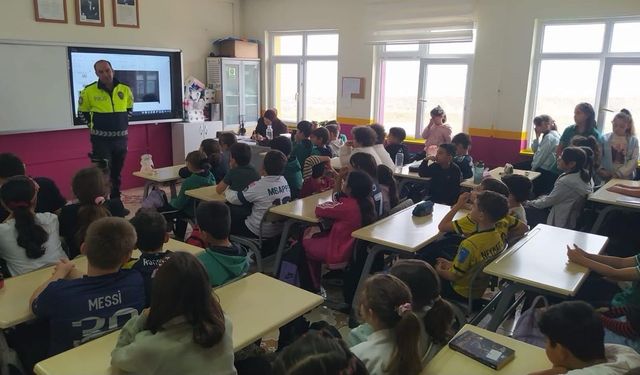 Türkeli'de öğrencilere trafik eğitimi