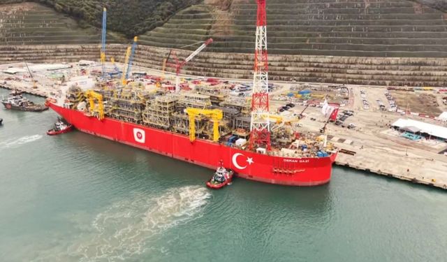 Türkiye'nin enerji gücü Osman Gazi platformu dronla görüntülendi