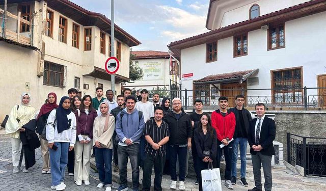 Üniversitelilerin dersliği bu kez tarihi mekanlar oldu